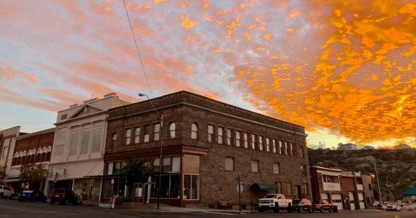 Military Historical Arms & Antiques