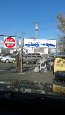 Mr. Z Towing has the worst customer service and support. They are inconsiderate of their customers needs.