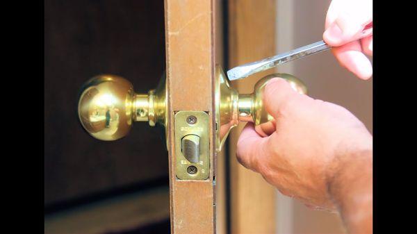 Locksmith Leawood