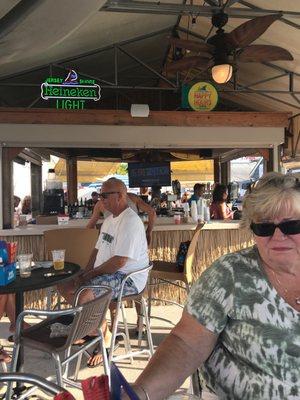 Ollie Kleins Tiki Bar