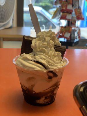 Sundae with chocolate sweets
