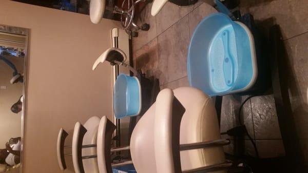 They use disposable liners for each pedicure!!