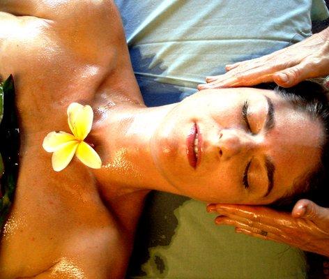 Abhyanga Massage - Warm Oil Massage - nourishing and nurturing for nervous system - reduces stress