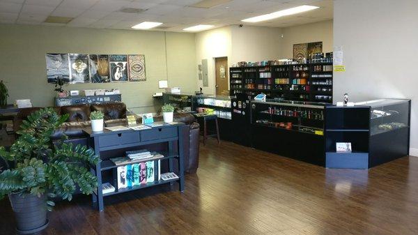 Nice clean shop. Been a regular here for years.