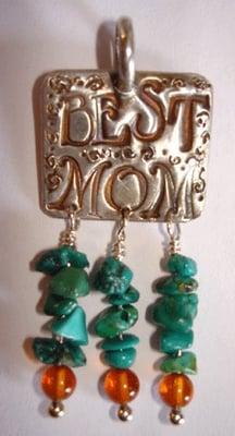 Order a customized present for Mom. We can put your favorite nick name on it - Ma, Mommy, #1 Mom, G'ma, Nana, Grandma, or Mimi.