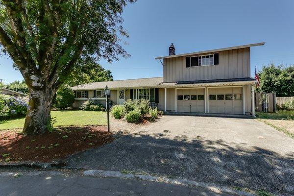 1127 Ponderosa Ct Springfield, OR 97477 $299,900