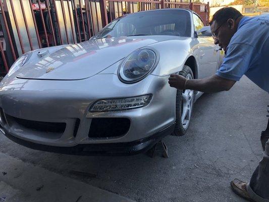 We Specalize In All Car Makes And Models.
Auto Body Repair And Paint Services. Give Us A Call For A Free Estimate.