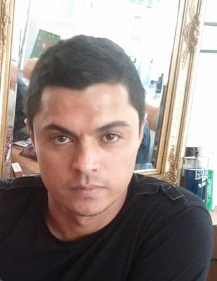 Oscar Briones Stylist