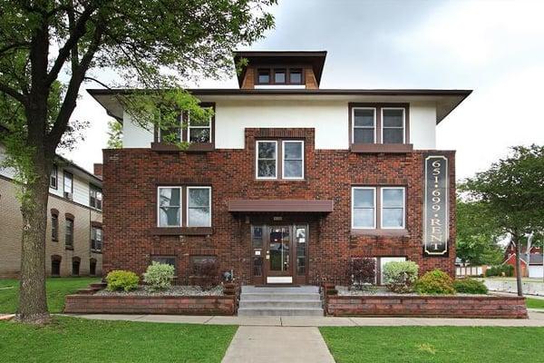 Cobblestone Court Apartments