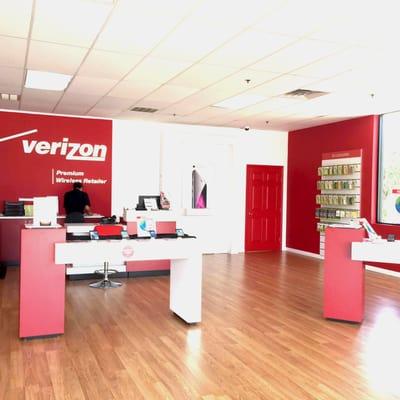 Customers can have a first hand experience of the top-of-the-line mobile technologies.