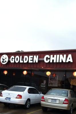 Strip mall eatery has Thai n Mexican too!