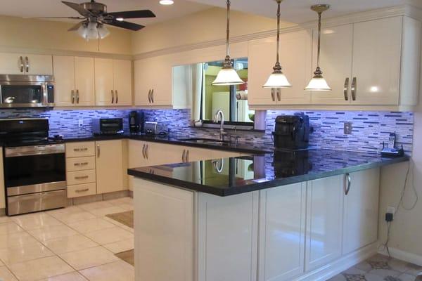 Kitchen Remodeling in Miami with Free Estimates and Cost Quotes. Planning a kitchen renovation in Miami? We remodel your kitchen in Miami fo