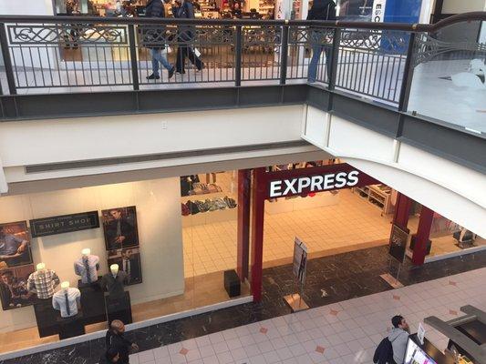 Express Marlborough--Solomon Pond Mall: 601 Donald Lynch Boulevard, Marlborough, MA Storefront