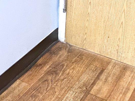 Very low standards for cleanliness, 4th floor