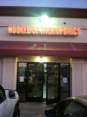 Hooked Up Hydroponics!