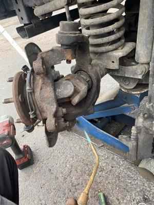 Axle shaft replacement