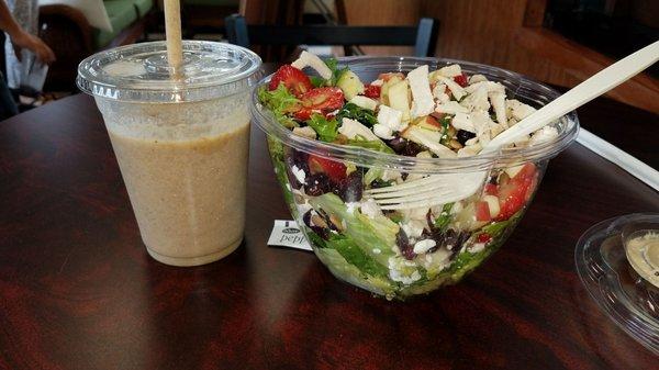 Carolina Harvest salad w/ chicken & Peachy Clean smoothie