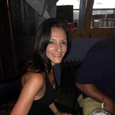 Photo of Donna F.