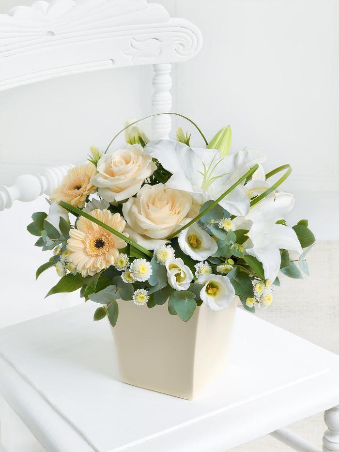 Exhibits Florists - Florists In Newcastle Under Lyme