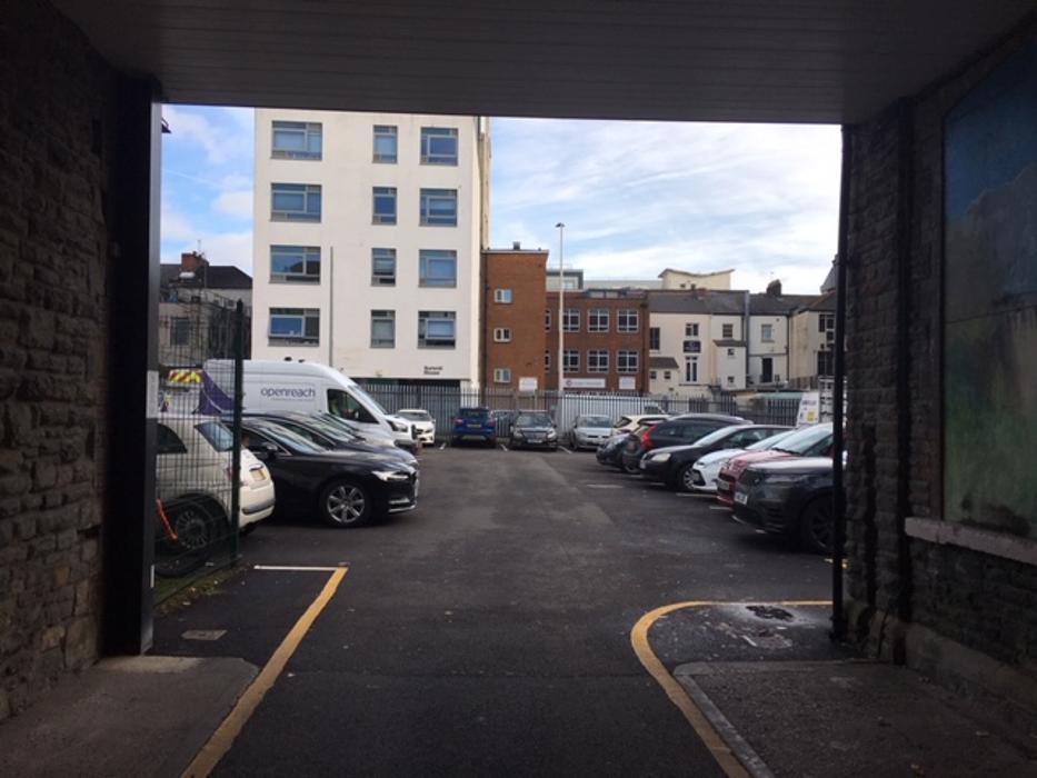 ParkBee Leonardo Hotel - Cardiff