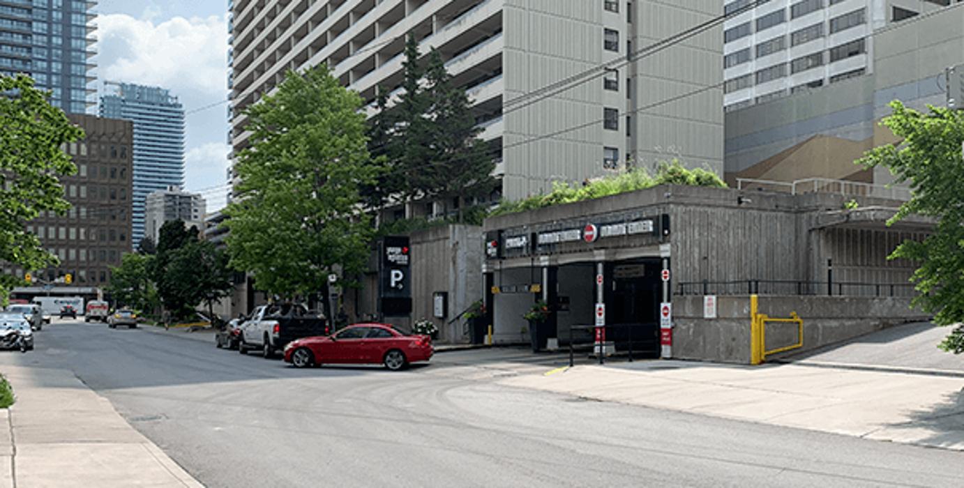 Precise ParkLink - Yonge and Eglinton Centre