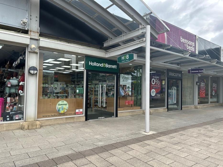 Holland & Barrett - Castleford Outlet