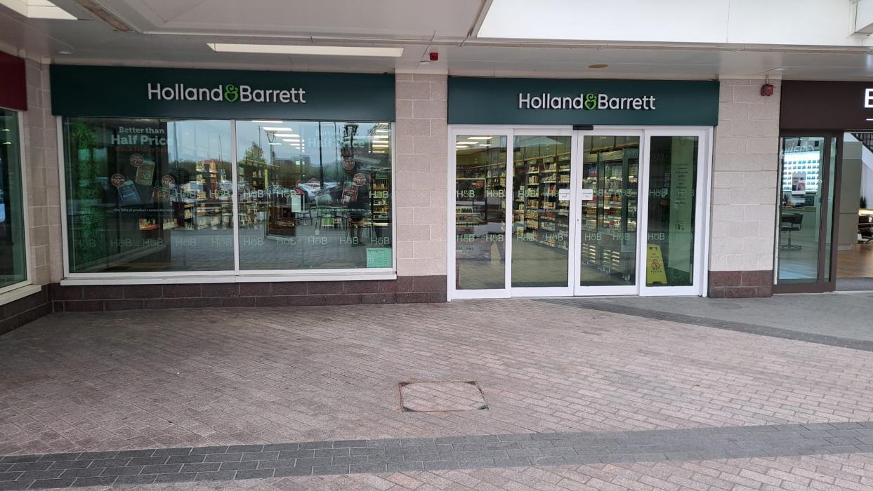 Holland & Barrett - Beckton