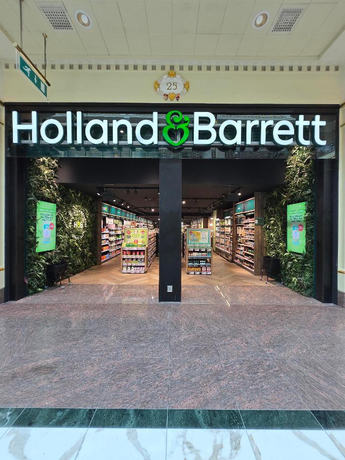 Holland & Barrett - Trafford Centre