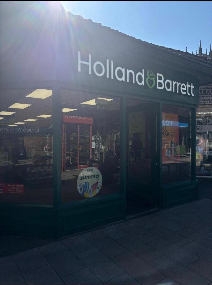Holland & Barrett - Caterham