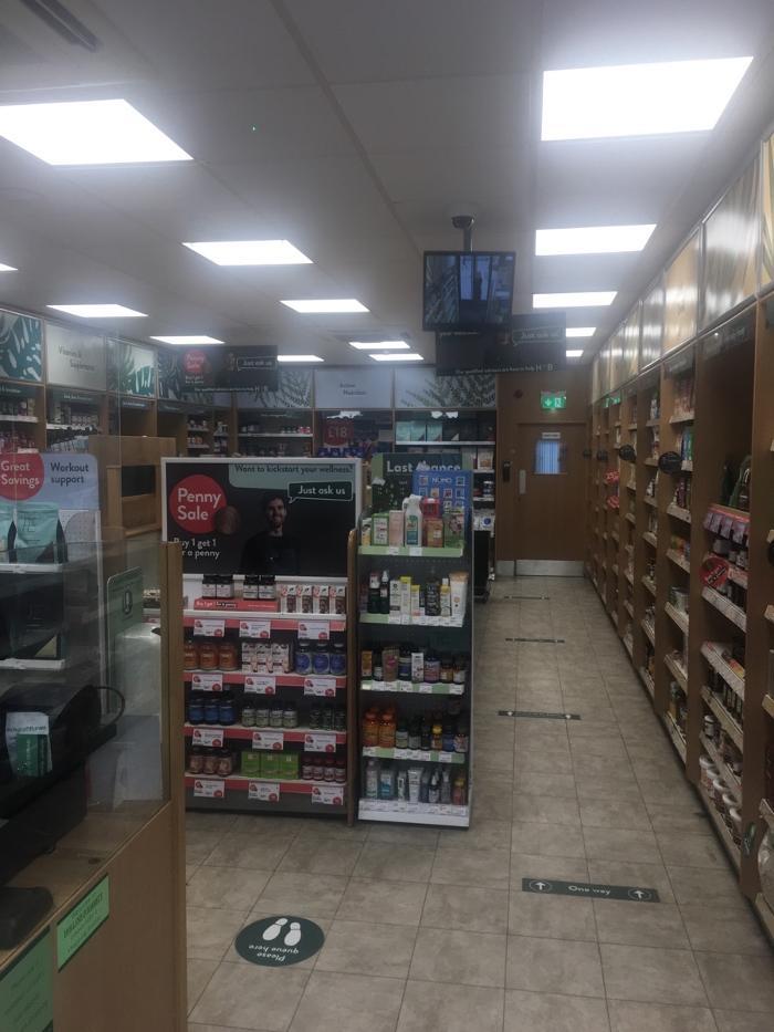 Holland & Barrett - Leigh