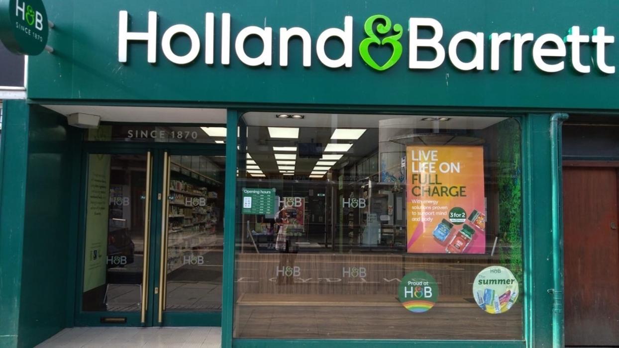 Holland & Barrett - Dumbarton