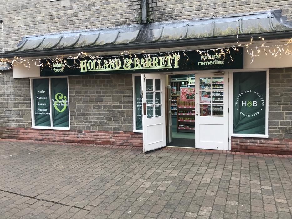 Holland & Barrett - Street