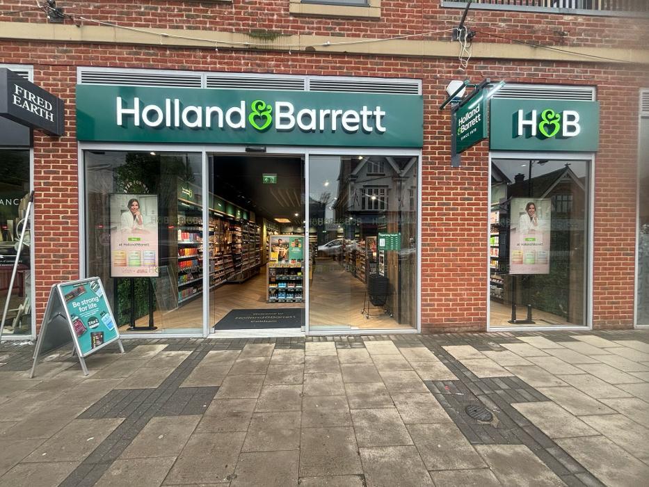 Holland & Barrett - Cobham