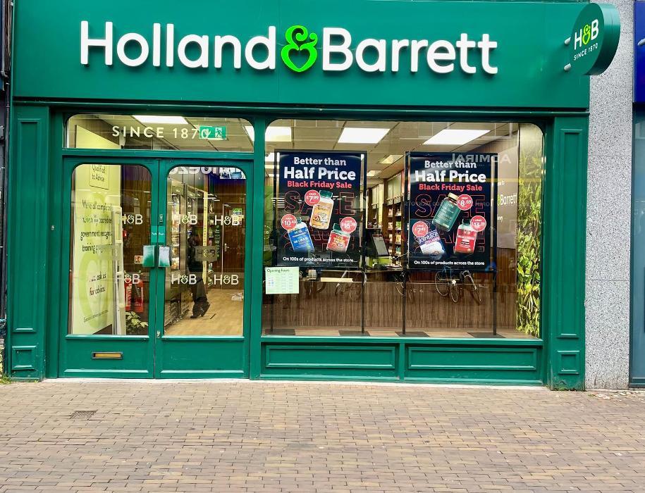 Holland & Barrett - Hackney