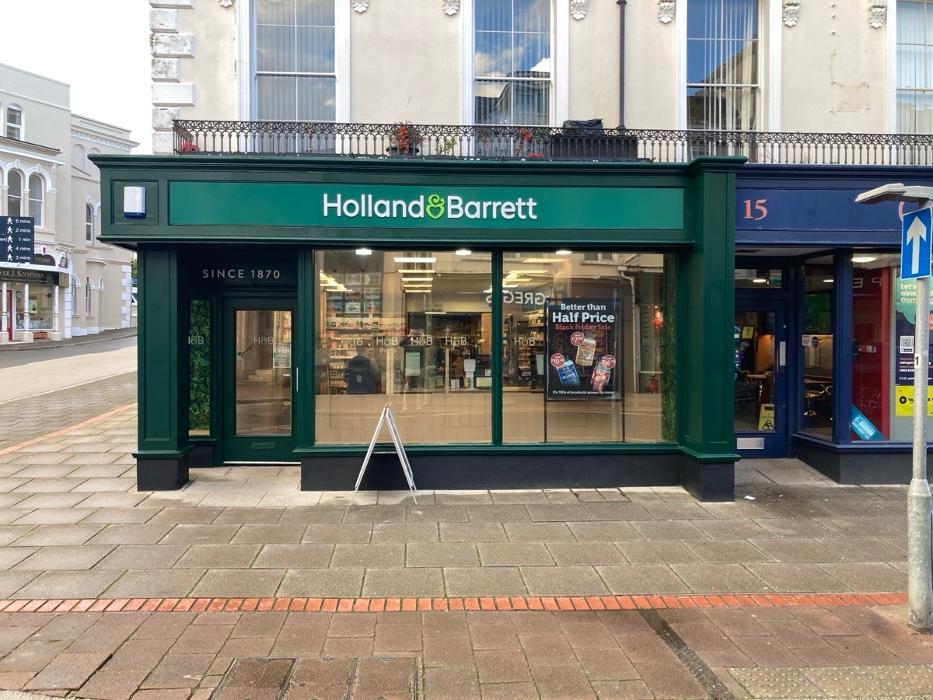 Holland & Barrett - Teignmouth