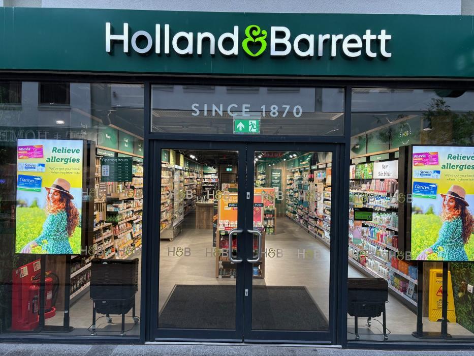 Holland & Barrett - Altrincham