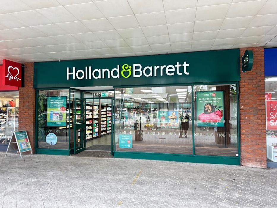 Holland & Barrett - Redhill