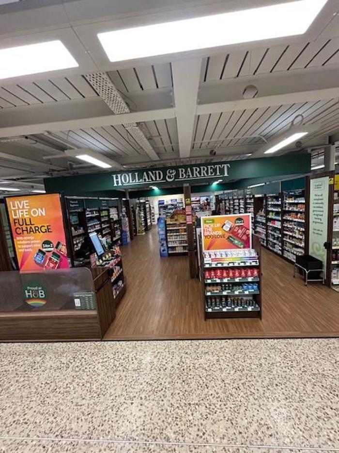 Holland & Barrett - Gatwick Tesco