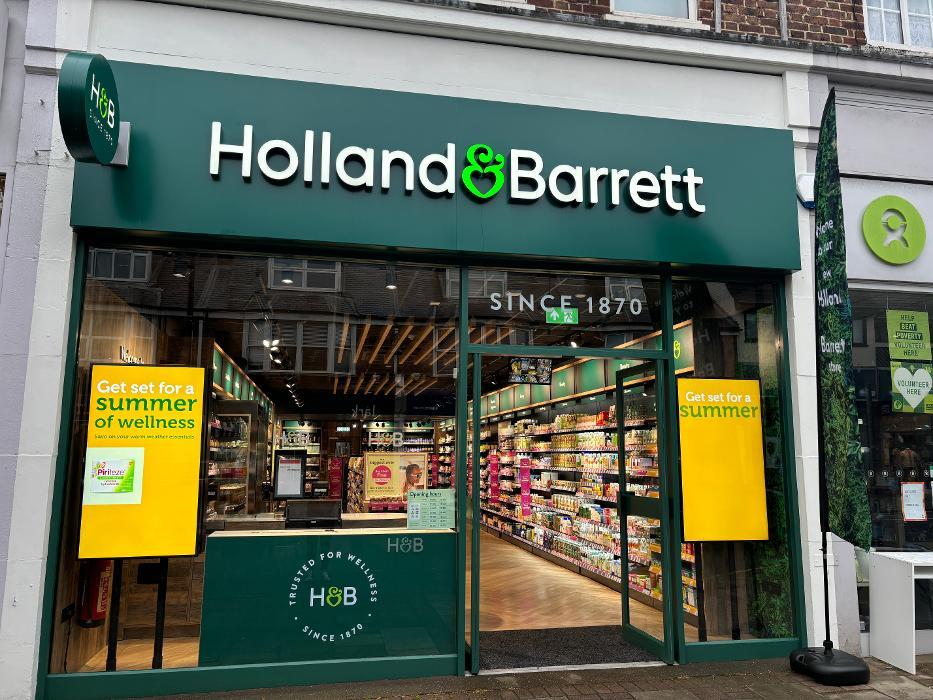 Holland & Barrett - Weybridge