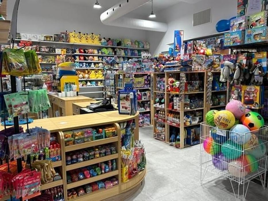 Le Coffre aux Jouets et Trésors Neufs et Usagés