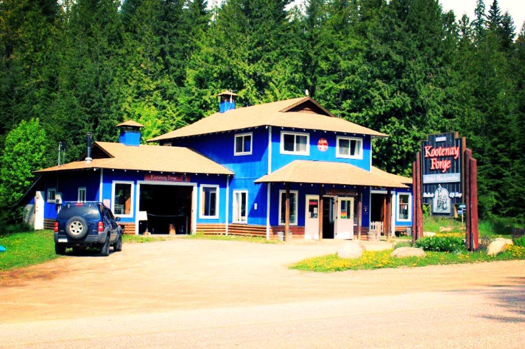 Crawford Bay Cottage & RV Park