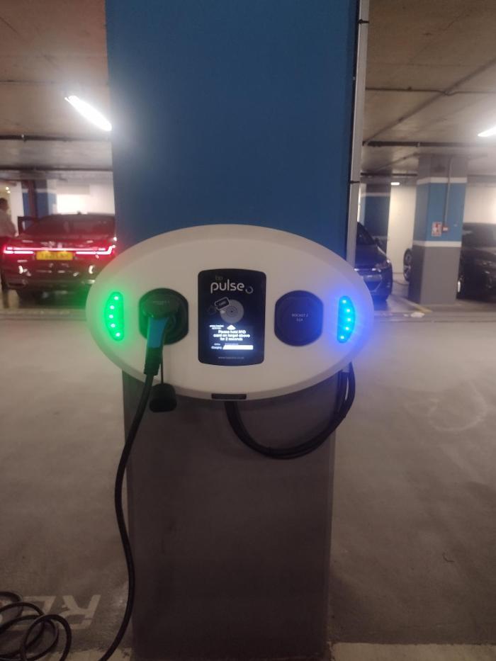bp pulse Charging Station