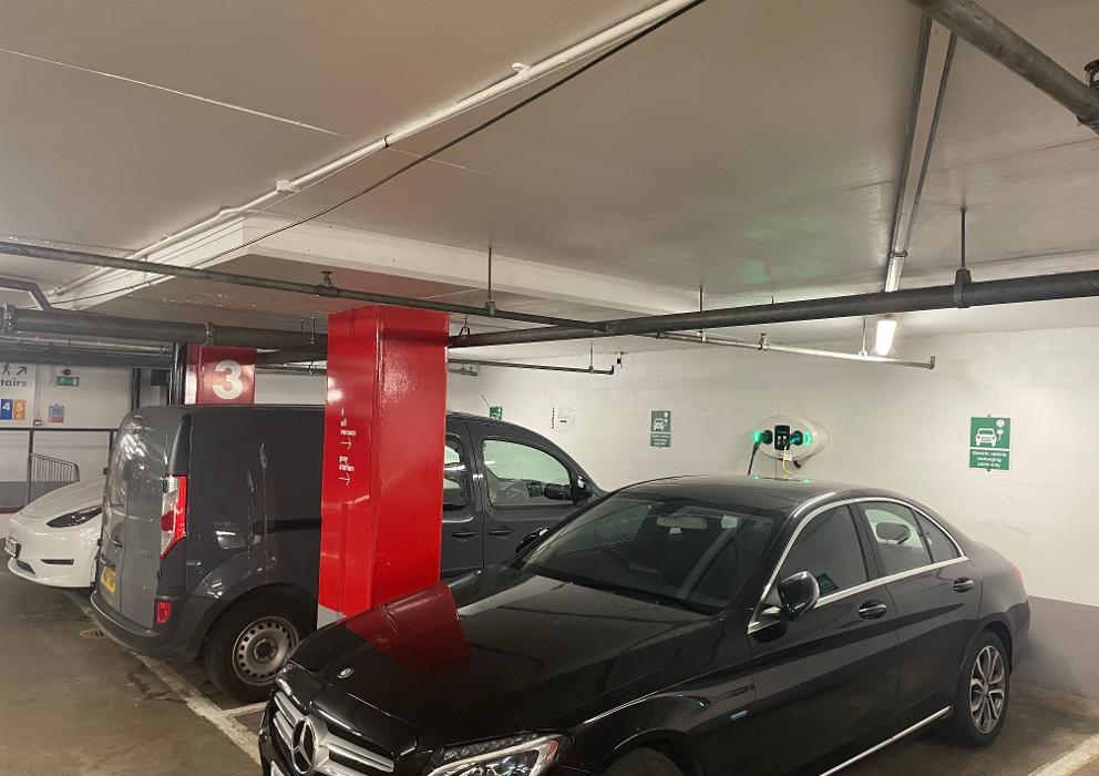 bp pulse Charging Station