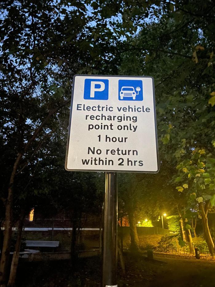 bp pulse Charging Station