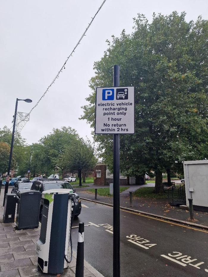 bp pulse Charging Station