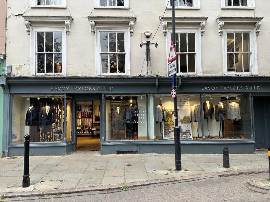 Moss Bros Cambridge STG