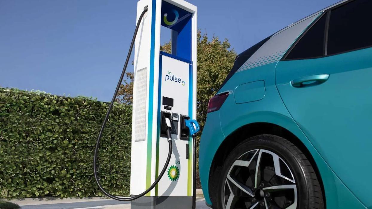 bp pulse Charging Station