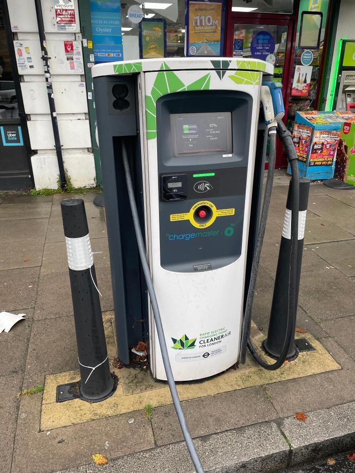 bp pulse Charging Station