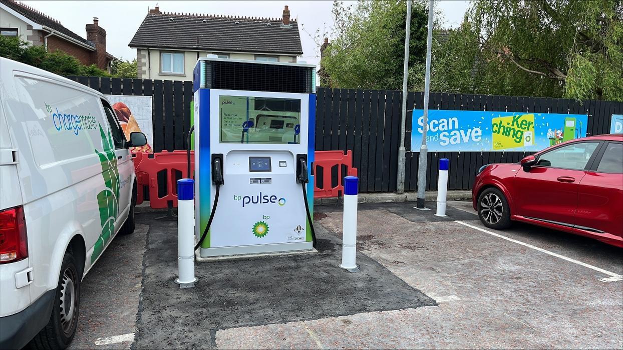 bp pulse Charging Station