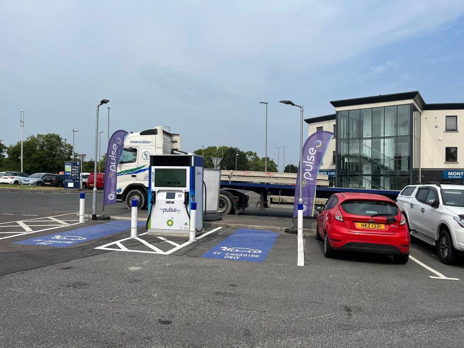 bp pulse Charging Station